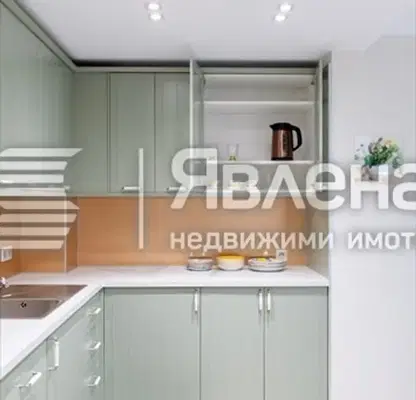 Снимка 2 — Луксозен двустаен апартамент с две тераси в центъра на Бургас