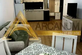 Двустаен апартамент с директен достъп до плажа в Чайка, Варна