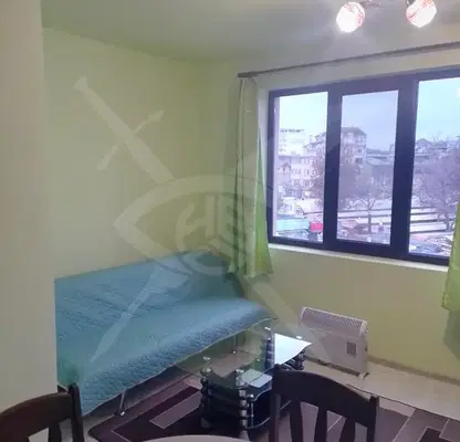 Снимка 2 — Двустаен апартамент с балкон в Колхозен пазар, Варна