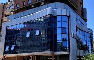 Двустаен апартамент с офисно обзавеждане в Лазур, Бургас