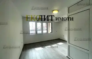 Двустаен апартамент с три отделни помещения в Лозенец, София
