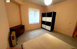 Двустаен апартамент във Варна, Погреби