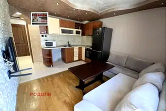 Двустаен апартамент с панорамна тераса в кв. Въстанически, Пловдив