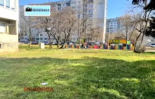 Слънчев едностаен апартамент с остъклена тераса във Връбница 2