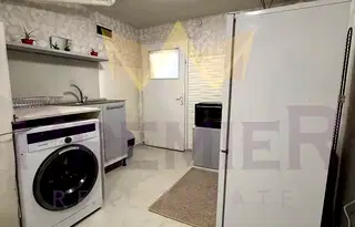 Етаж от къща във Варна, Левски 1