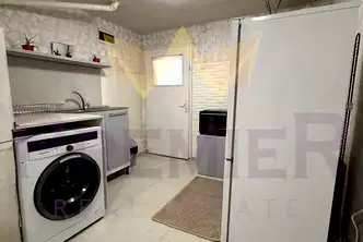 Етаж от къща във Варна, Левски 1