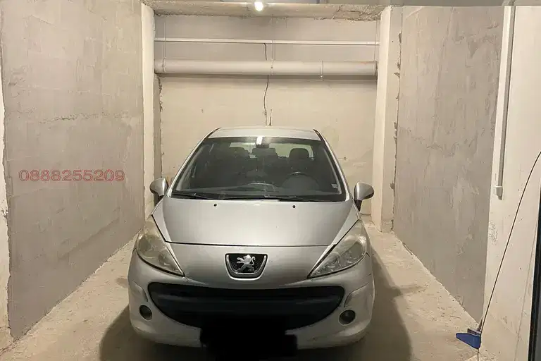 Garage in Studentski
