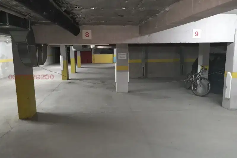 Garage/Parking in Sofiya, Banishora