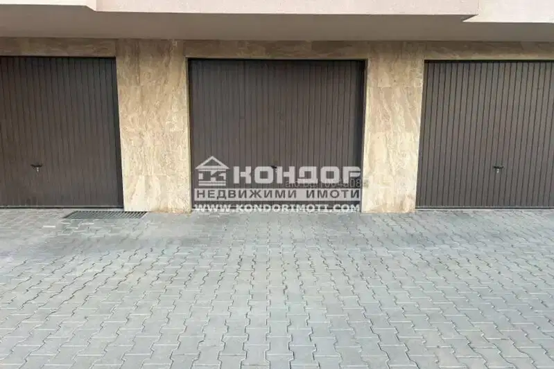Garage in Plovdiv, Centyr