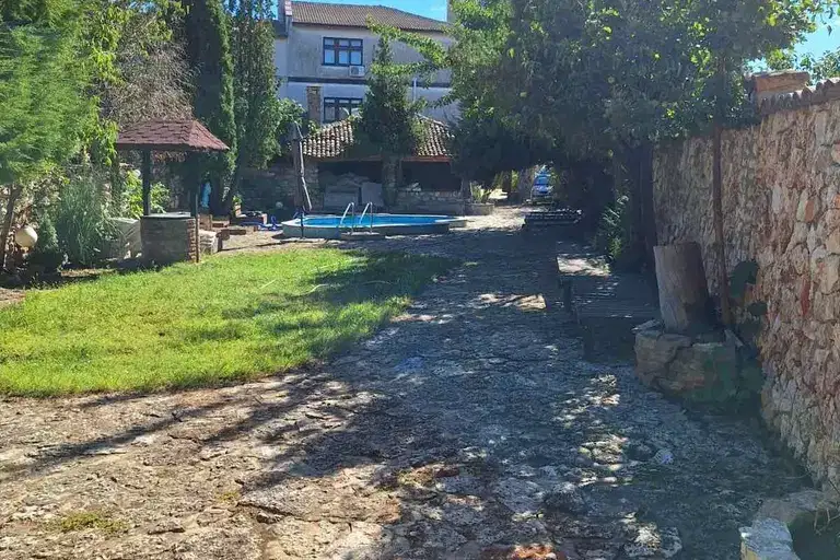 House in Varna, Borovec - Yug