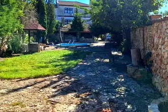 Къща във Варна, м-т Боровец - юг