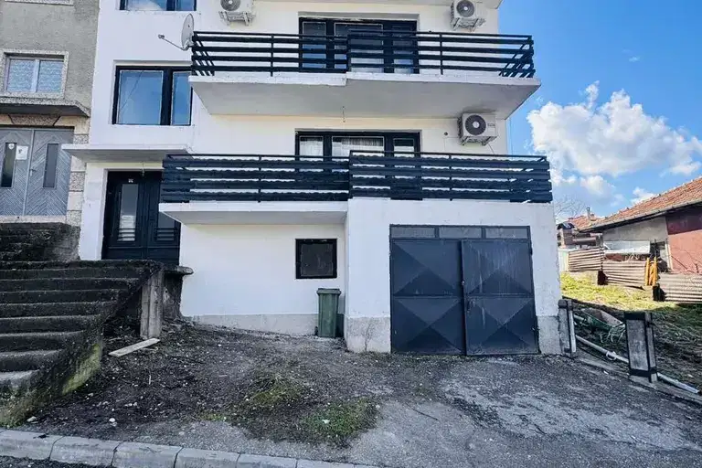 Къща в Русе, Бяла