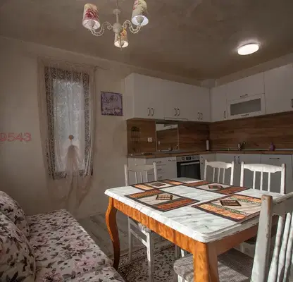 Снимка 5 — Къща с 4 спални в с. Доброглед, област Варна, с голям двор