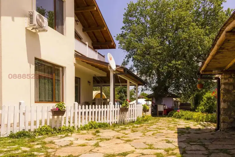 Къща във Варна, Аксаково