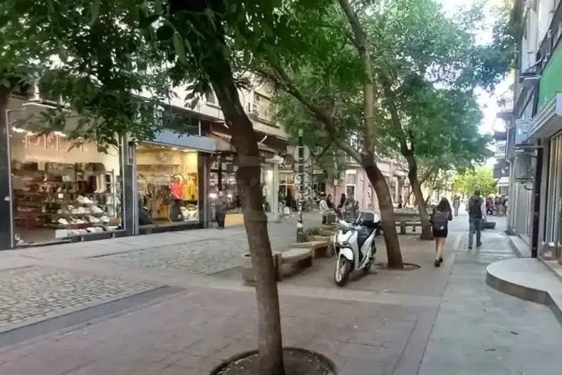 Магазин в София, Център
