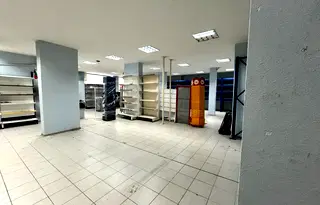 Магазин в Плевен, Широк център