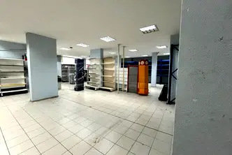 Магазин в Плевен, Широк център
