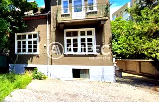Офис в София, Белите брези