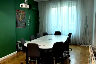 Офис в София, Център
