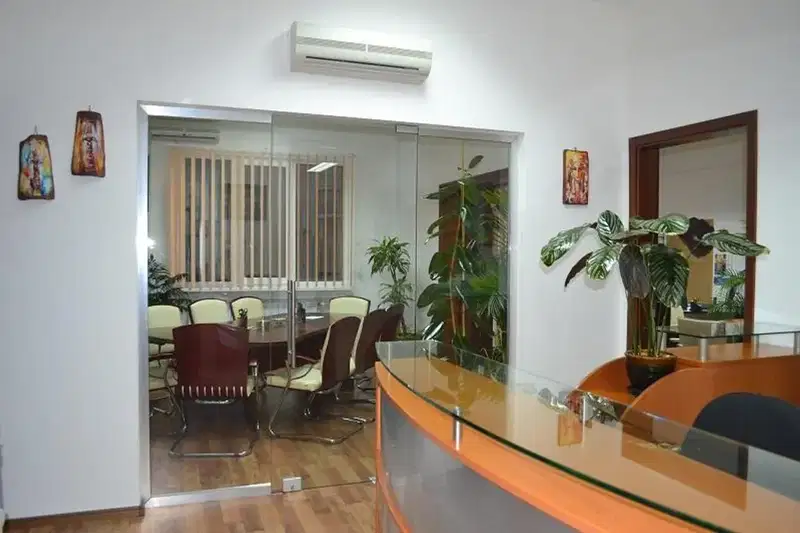 Office in Sofiya, Centyr