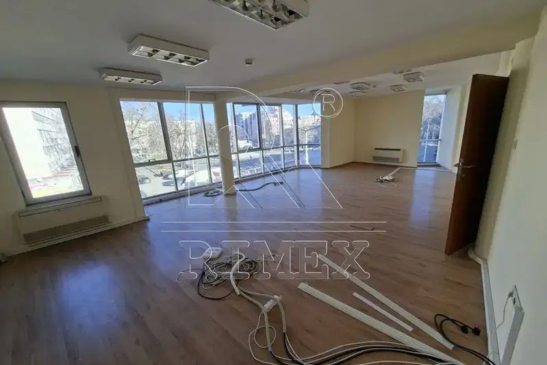 Office in Plovdiv, Centyr