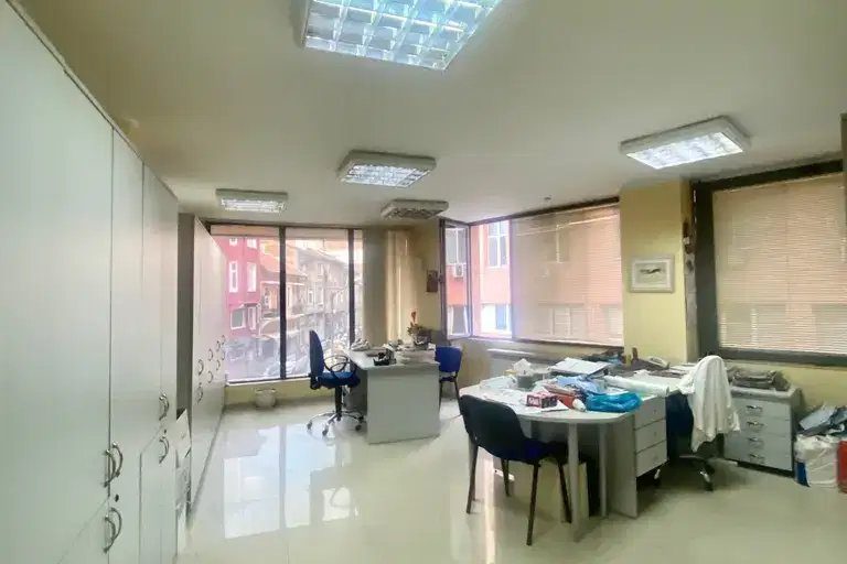 Офис в София, Център