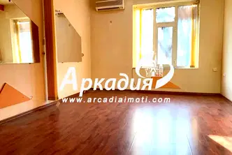 Офис в Пловдив, Център