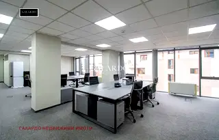 Офис в София, Изток