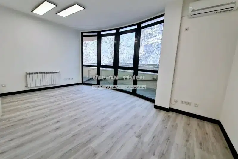 Офис в София, Лозенец