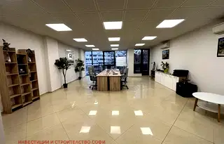 Офис във Варна, Владислав Варненчик 1