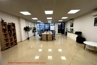 Офис във Варна, Владислав Варненчик 1