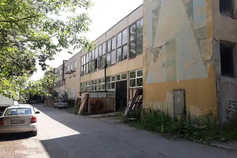 Industrial Building in Pernik, Cyrkva