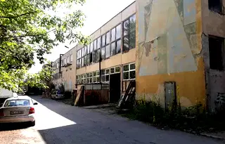 Промишлена сграда в Перник, Църква