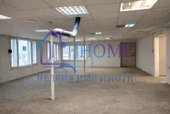 Промишлена сграда във Варна, Левски 2