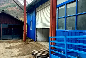 Промишлена сграда в Смолян, Средок