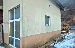 Промишлена сграда в София, с. Церово