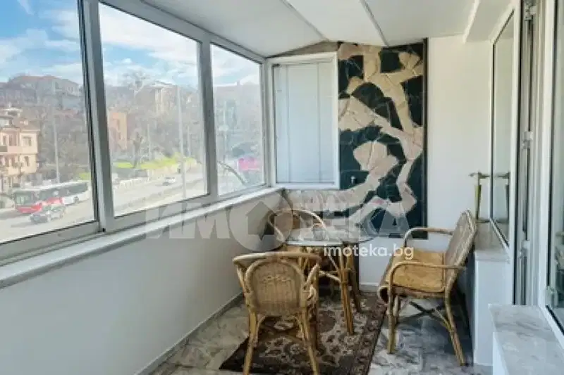 3-bedroom apartment in Старият