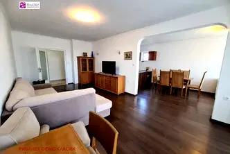 Просторен тристаен апартамент с две тераси в Борово, София