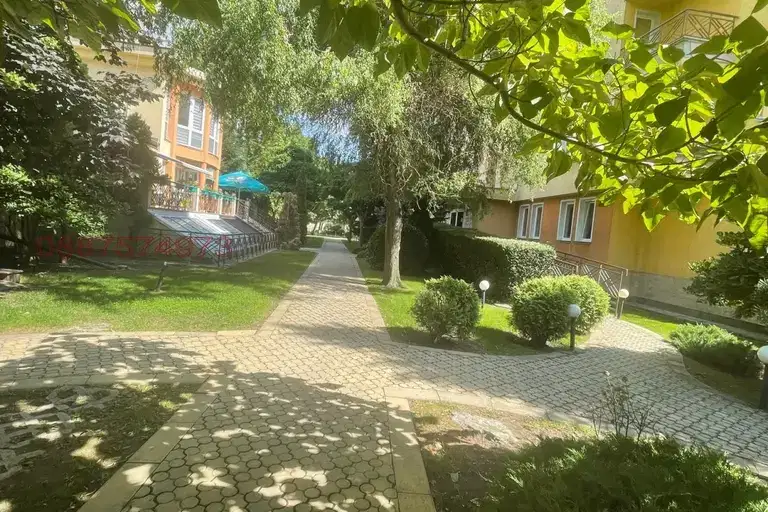3-bedroom apartment in Sofiya, Borovo