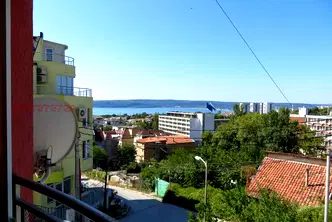 Тристаен апартамент с паркомясто и гараж в Бриз, Варна