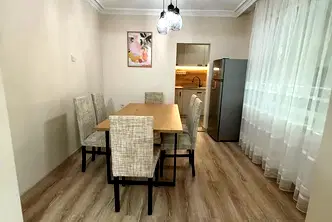 Тристаен апартамент с ново обзавеждане в центъра на Пловдив