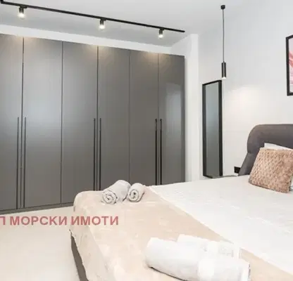 Снимка 5 — Луксозен 3-стаен апартамент с паркинг в центъра на Бургас