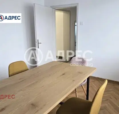 Снимка 2 — Просторен тристаен апартамент с южни тераси в центъра на Варна