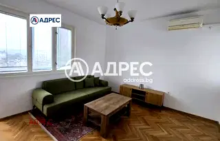 Просторен тристаен апартамент с южни тераси в центъра на Варна