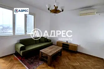 Просторен тристаен апартамент с южни тераси в центъра на Варна