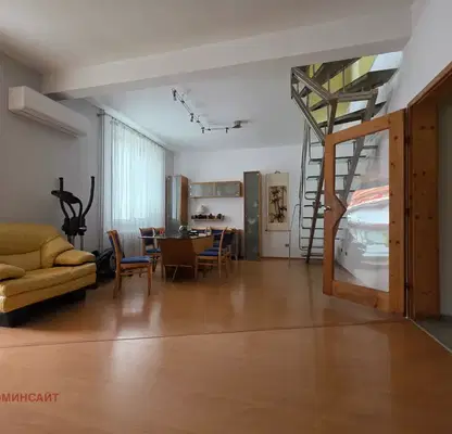 Снимка 2 — Тристаен апартамент в София, Център
