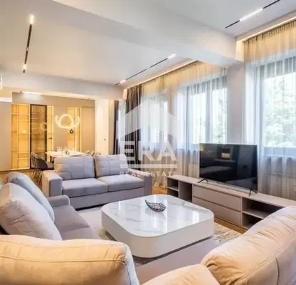 Photo 5 — Three-room apartment with fireplace in central Sofia