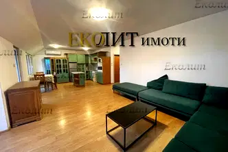 Просторен тристаен мезонет с панорамна тераса в Центъра на София
