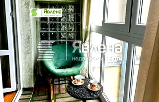 Стилен тристаен апартамент с тиха локация в центъра на София