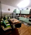 Тристаен апартамент с две тераси в центъра на Варна
